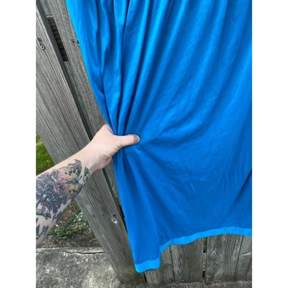 Vanity Fair Blue Sleeveless Embroidered V-Neck Nightgown 2XL 30-307 (flaws) - Picture 5 of 8